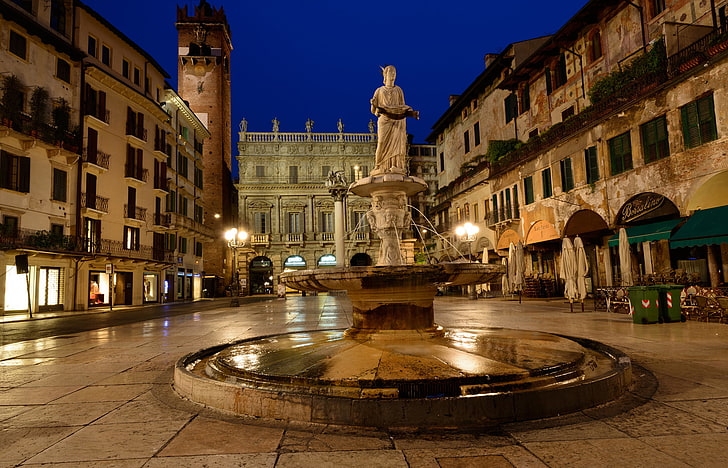 brown concrete fountain, the sky, night, home, area, Italy, Verona