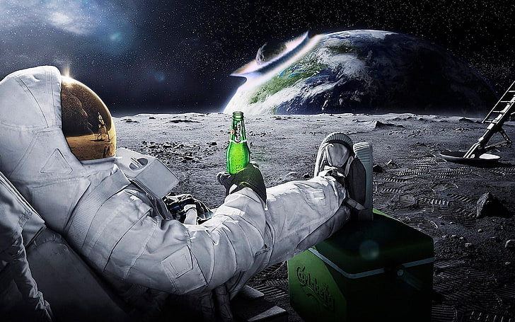 astronaut drinking beer on moon while watching earth destroy wallpaper, HD wallpaper