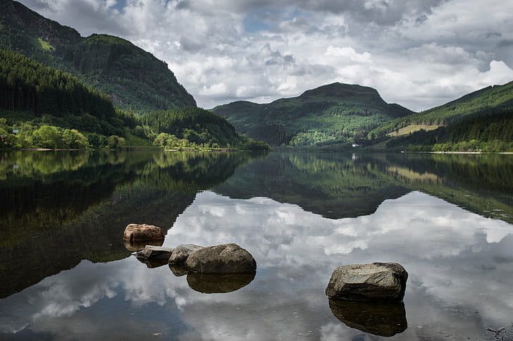 grey stones on calm clear water near mountains, Reflective, Loch  Lubnaig, HD wallpaper