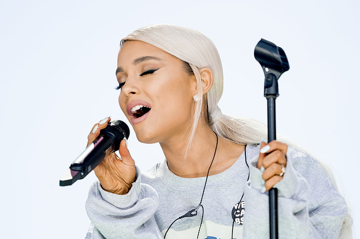 Ariana Grande, 5K, 2018, music, microphone, input device, performance, HD wallpaper
