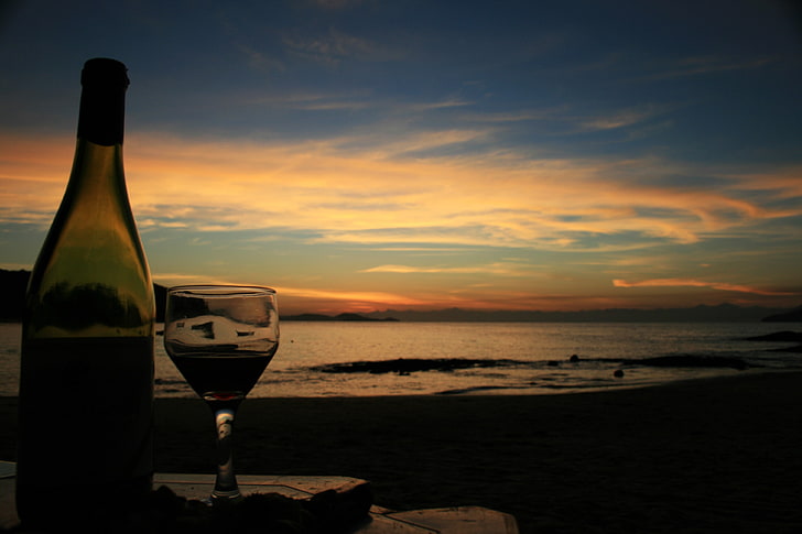 wine bottle and wine glass, bottles, beach, drink, refreshment, HD wallpaper
