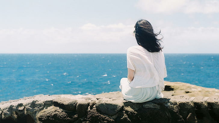 Beautiful, fresh, summer wind, the sea, Sen female, back, desktop, women's white shirt and blue skirt