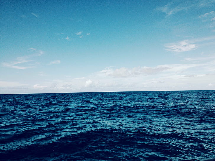 blue sea under white clouds and blue sky, Pacific Ocean, Horizon