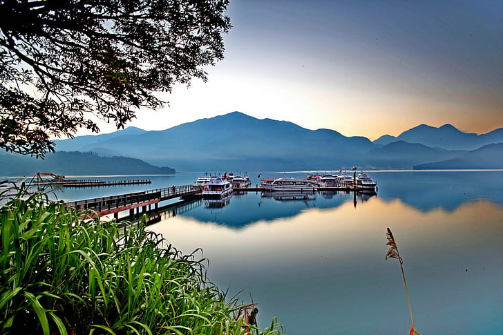boats near dock with mountains, sun moon lake, taiwan, sun moon lake, taiwan, HD wallpaper