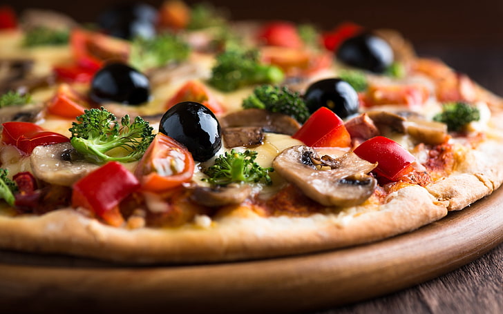 vegetable pizza, mushrooms, olives, tomatoes, cheese, food, mozzarella, HD wallpaper
