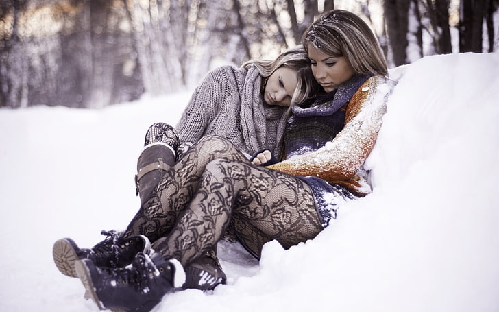 snow, women, lace stockings, women outdoors, miniskirt, dyed hair, HD wallpaper