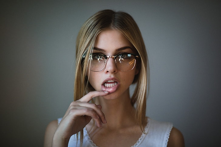 women's white top, blonde, face, portrait, women with glasses