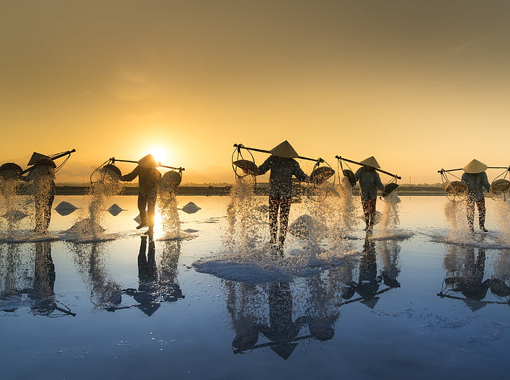 Hon Khoi Salt Fields, Nha Trang Attractions,..., silhouette of fishermen, HD wallpaper