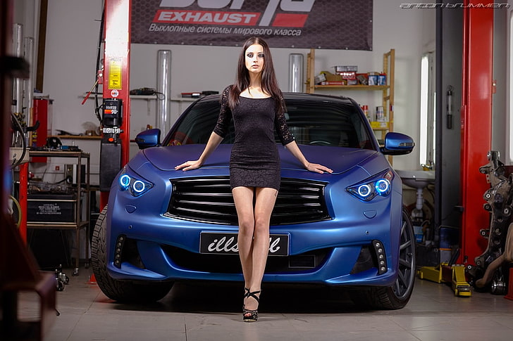 blue Infiniti car, Alla Berger, women, model, garages, black dress, HD wallpaper