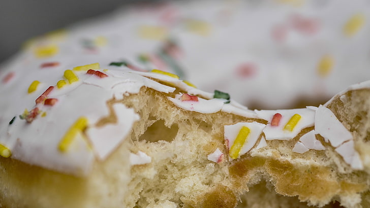 closeup photo of baked pastry with toppings, donut, food, sprinkles