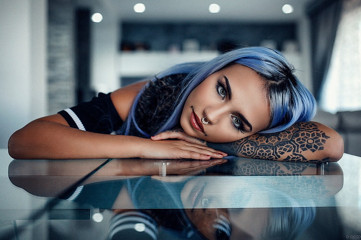 Natasha baccardi, women, portrait, tanned, tattoo, glass, table, HD wallpaper
