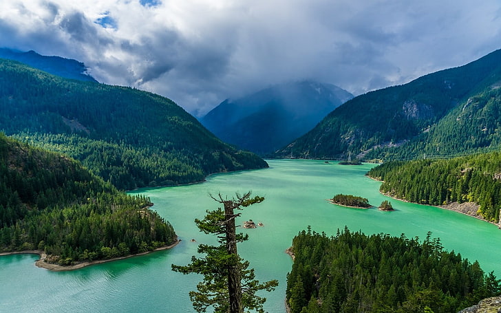 nature photo, landscape, green, lake, mountains, forest, clouds