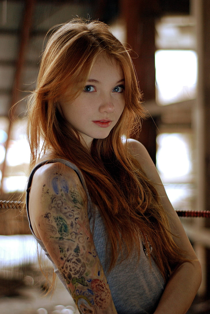 women's gray sleeveless top, Olesya Kharitonova, model, redhead