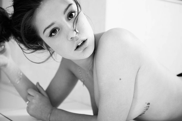 Exarchopoulos hot adele Adele Exarchopoulos