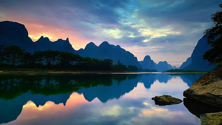 China, Yangshuo, Guangxi, Lijiang river, mountains, water reflection, sunset
