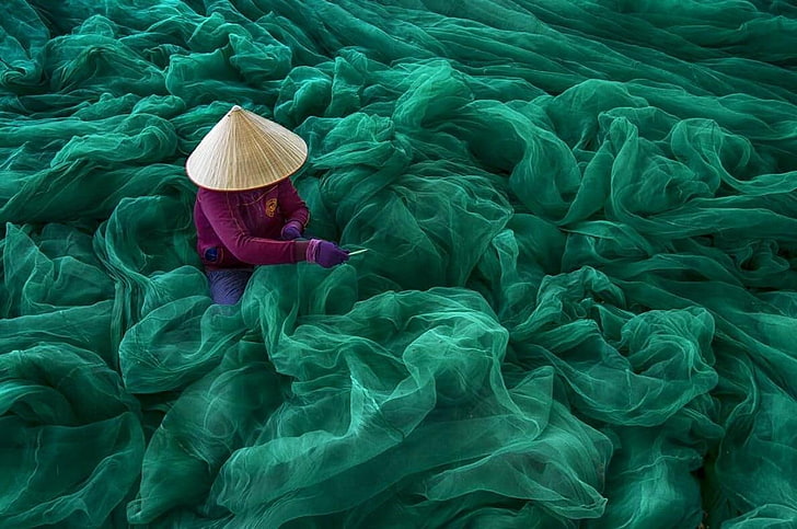 Fish Net Worker, clothing, one person, hat, green color, real people