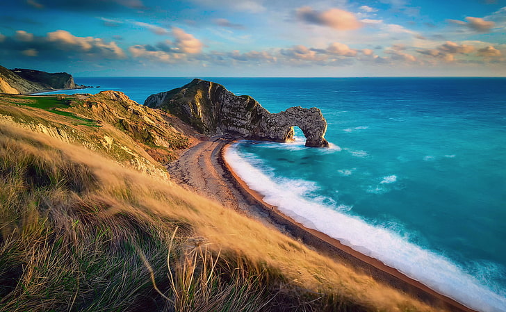 seashore line, England, Dorset, The Jurassic coast, natural limestone rock gates of Deral-Dor