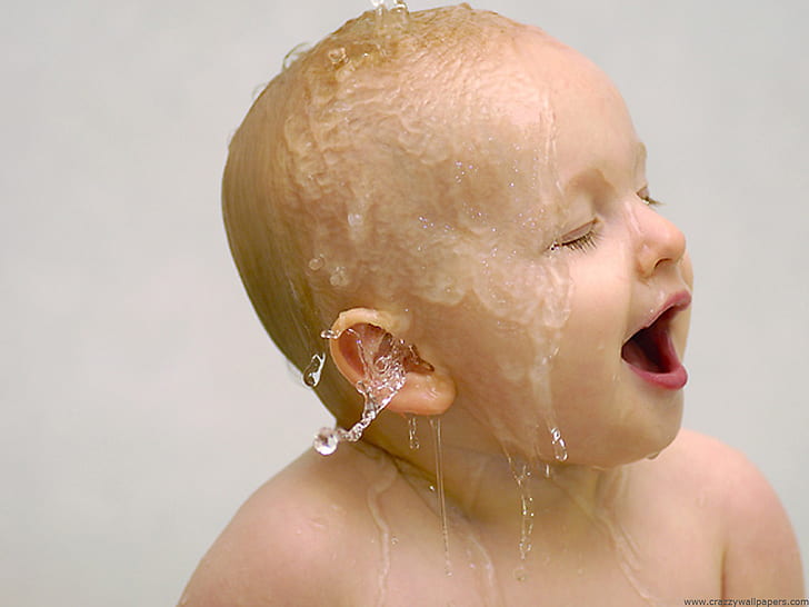 HD cute baby bathing, HD wallpaper