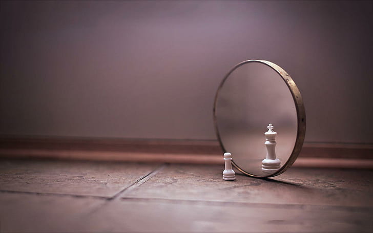 Pawn mirror chess king, silver round mirror, funny, thinking