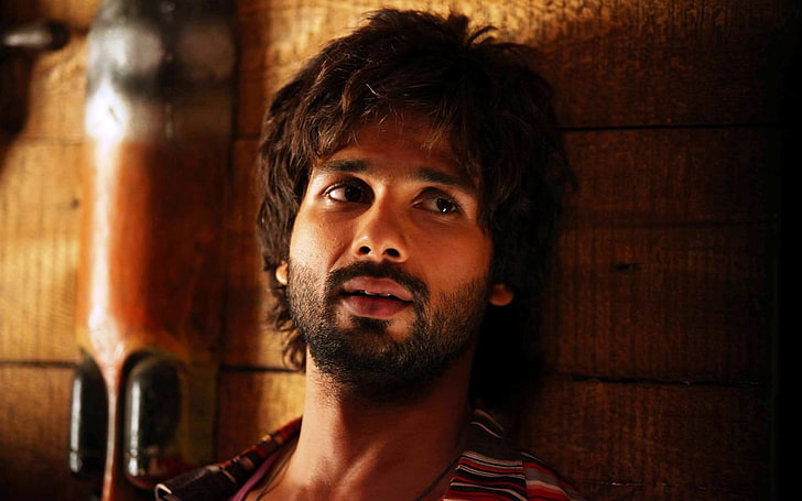 HD wallpaper: Bollywood Star Shahid Kapoor, man's face, Male Celebrities,  actor | Wallpaper Flare
