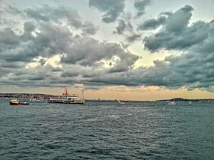 Istanbul, Turkey, Bosphorus, ship, clouds, sky, sea, water, HD wallpaper