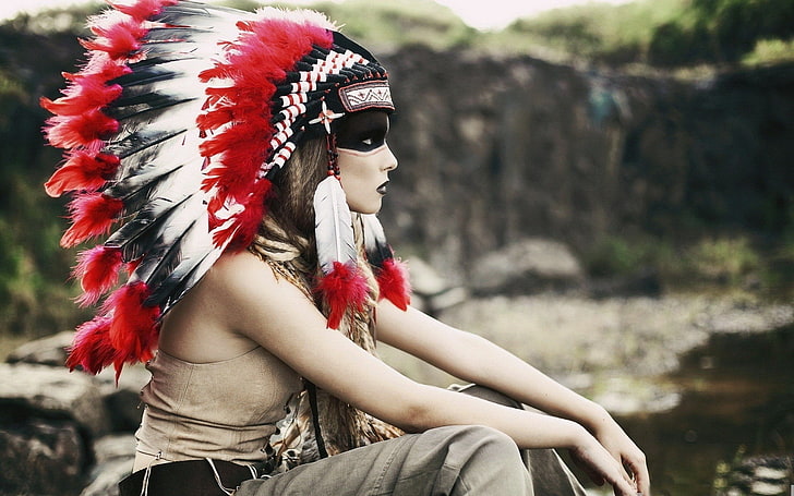 headdress, profile, feathers, women, one person, red, leisure activity