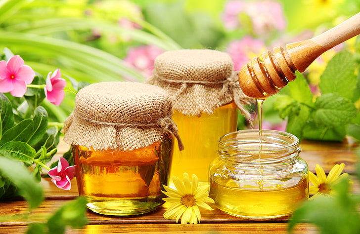 honey jar, flowers, table, yellow, jars, spoon, pink, wooden, HD wallpaper