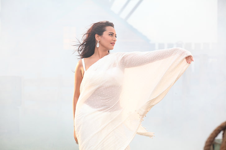 HD wallpaper: actress, bollywood, hot, indian, navel, saree, sexy, sinha |  Wallpaper Flare