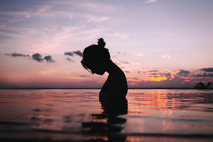 silhouette of woman, silhouette of woman on body of water, model