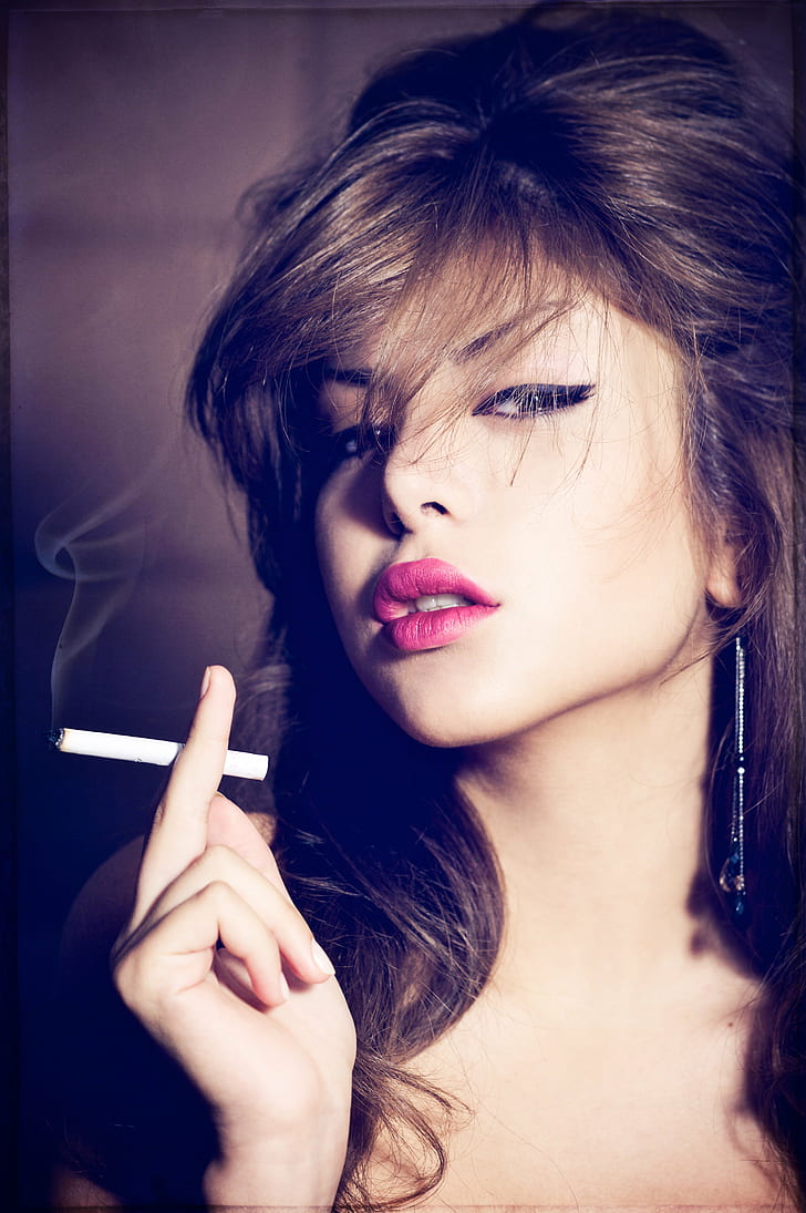 woman with pink lipstick and black eyeliner holding cigarette portrait, HD wallpaper