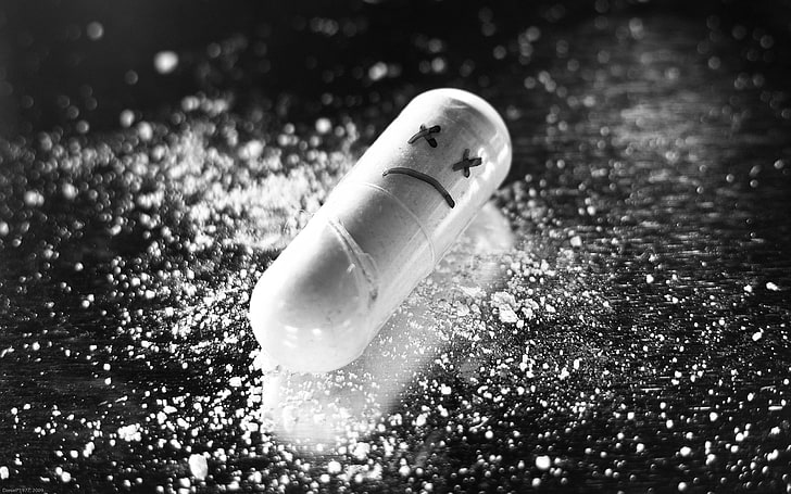 grayscale photo of gray medication pill, macro, capsule, medicine