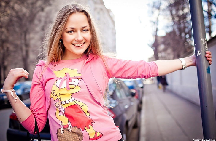 woman in pink, red, and yellow sweatshirt, Ingrid Olerinskaya, HD wallpaper