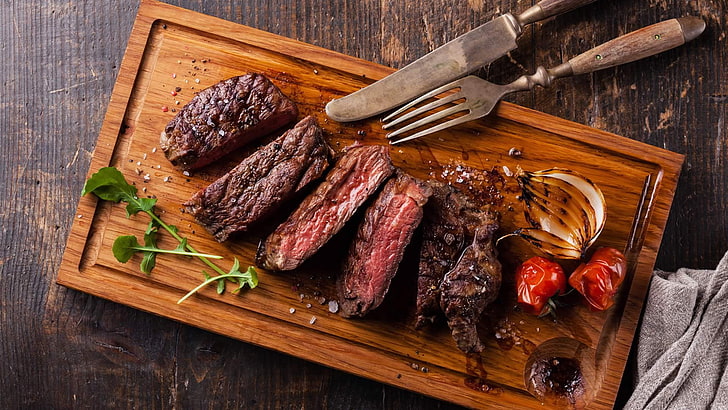 meat, food, steak, wood, muscles, death, cow, animals, tomatoes, HD wallpaper