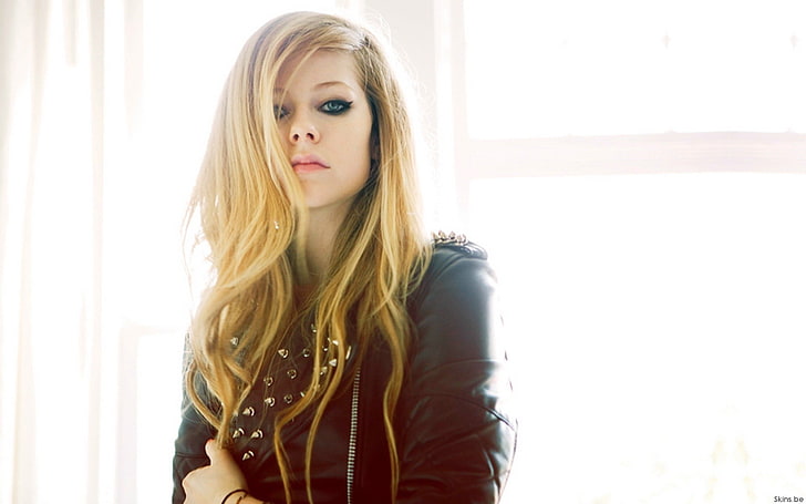 black leather jacket, Avril Lavigne, blonde, women, blue eyes