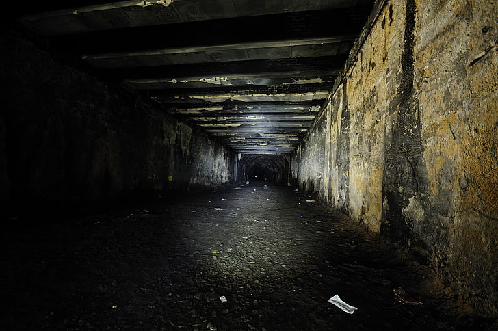 brown concrete wall, tunnel, dark, flashlight, night, sewers, HD wallpaper