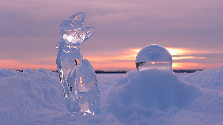clear glass cat figurine, clear glass cat figurine on snow, nature