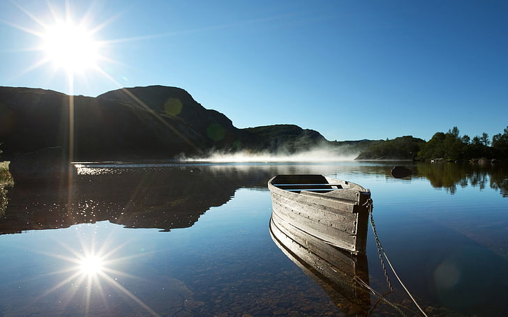 brown canoe bot, nature, boat, lake, mist, water, sky, reflection, HD wallpaper