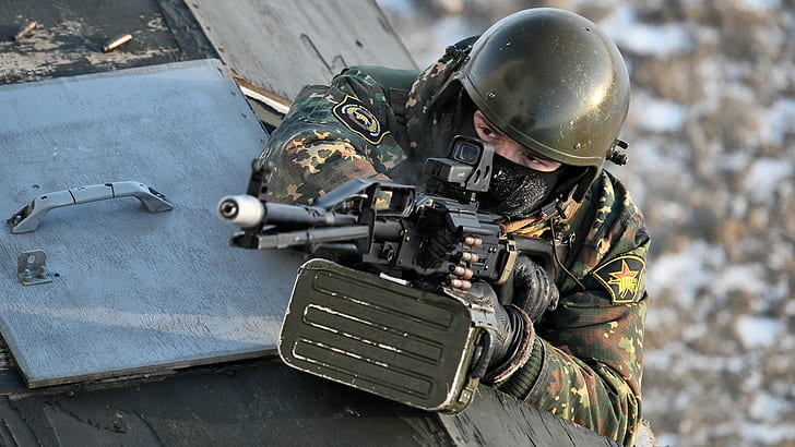 soldier men pkp pecheneg machine gun weapon spetsnaz russian army, HD wallpaper