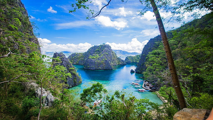 Coron Islands in the Phillipines Tropical Beach picturesque rocks blue clear water Trees Boats Wallpaper HD 2560×1440, HD wallpaper