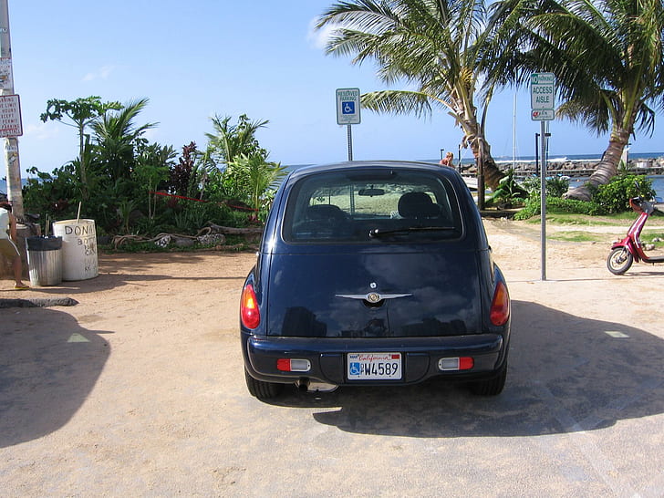 California Dreaming In Waikiki (my Pt On The Beach In Waikiki; See It's Plates), blue car, HD wallpaper