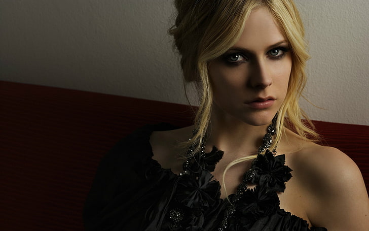 Avril Lavigne, women, blonde, singer, face, celebrity, portrait
