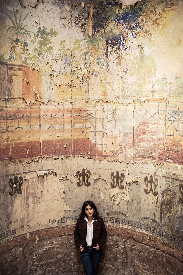 Katie Melua, singer, one person, wall - building feature, architecture
