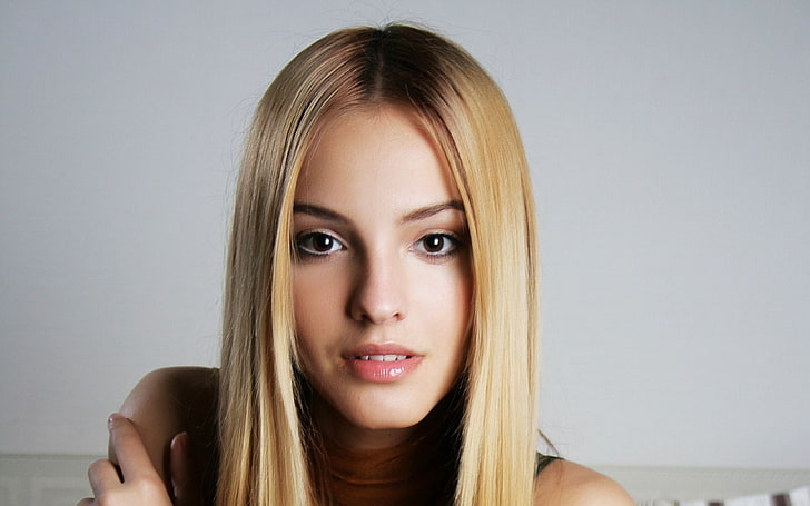 Blond Hair Teen Girl with Brown Eyes - wide 4
