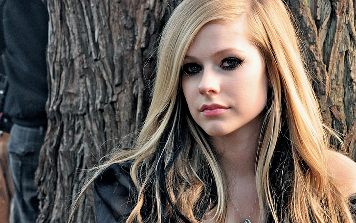 photo of Avril Lavigne, singer, celebrity, looking at viewer, HD wallpaper