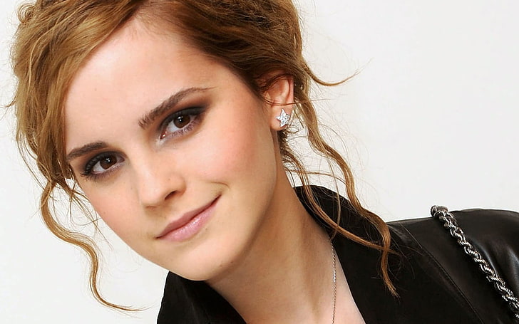 Emma Watson, smiling, actress, celebrity, brunette, simple background, HD wallpaper