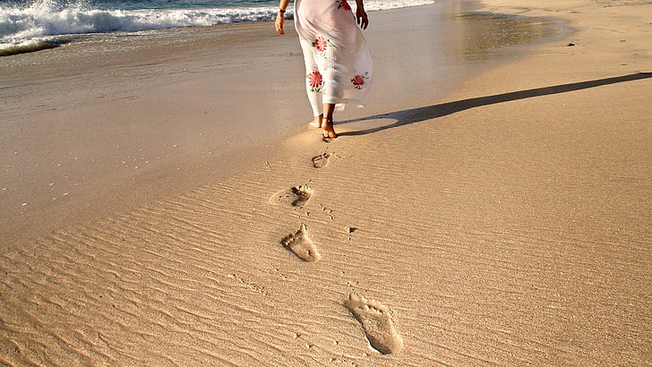 women's white and red floral skirt, footprints, beach, sand, shoreline, HD wallpaper