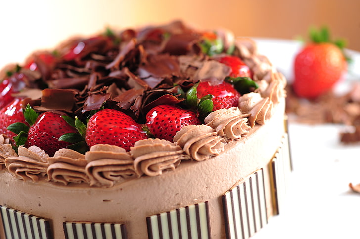 chocolate strawberry cake, berries, food, cream, dessert, sweet, HD wallpaper