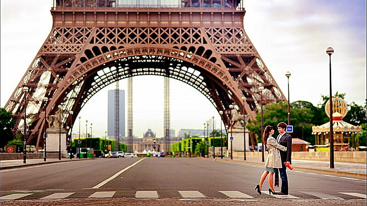 HD wallpaper: couple, tour de france, paris, eiffel, tower | Wallpaper Flare