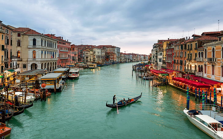 Italy, Venezia, Canal Grande, boats, houses, sea, sky