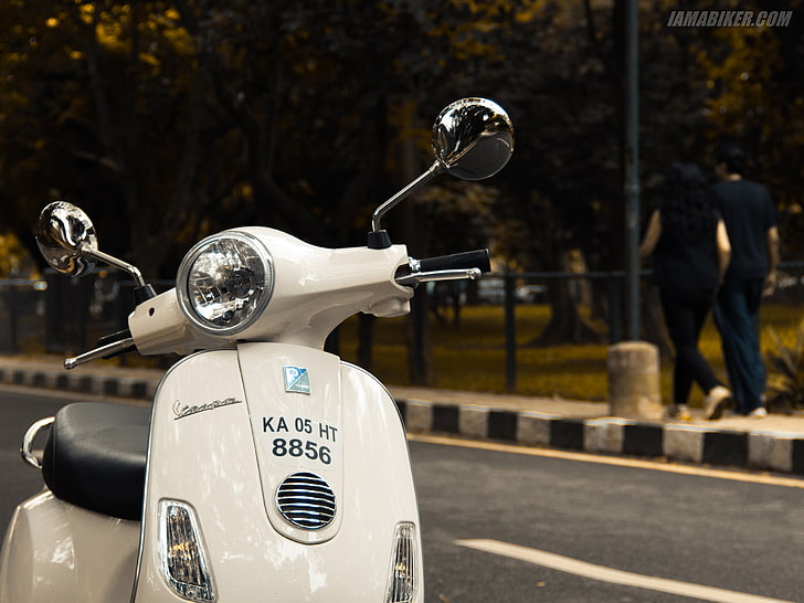 Piaggio Vespa Lx 125, beige and black motor scooter, Motorcycles, HD wallpaper